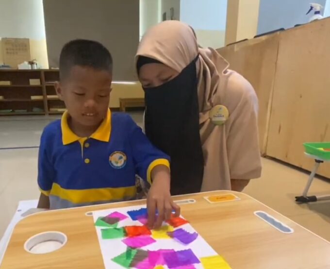Dari Warna Menjadi Karya: Eksplorasi Kreativitas Siswa SD IkubikA Life School